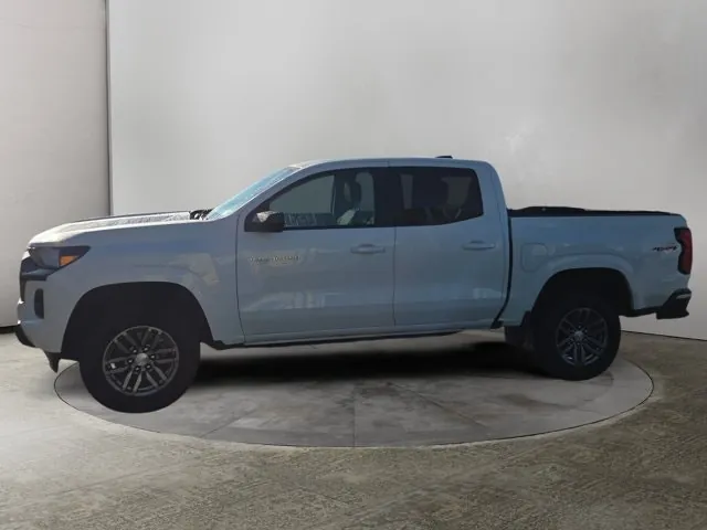 Chevrolet Colorado 2023 photo 2
