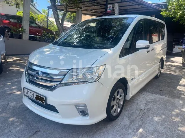 Nissan Serena 2013 photo 3