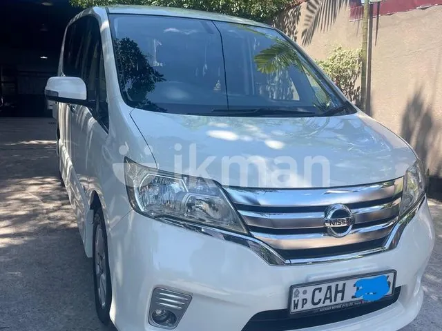 Nissan Serena 2013 photo 2