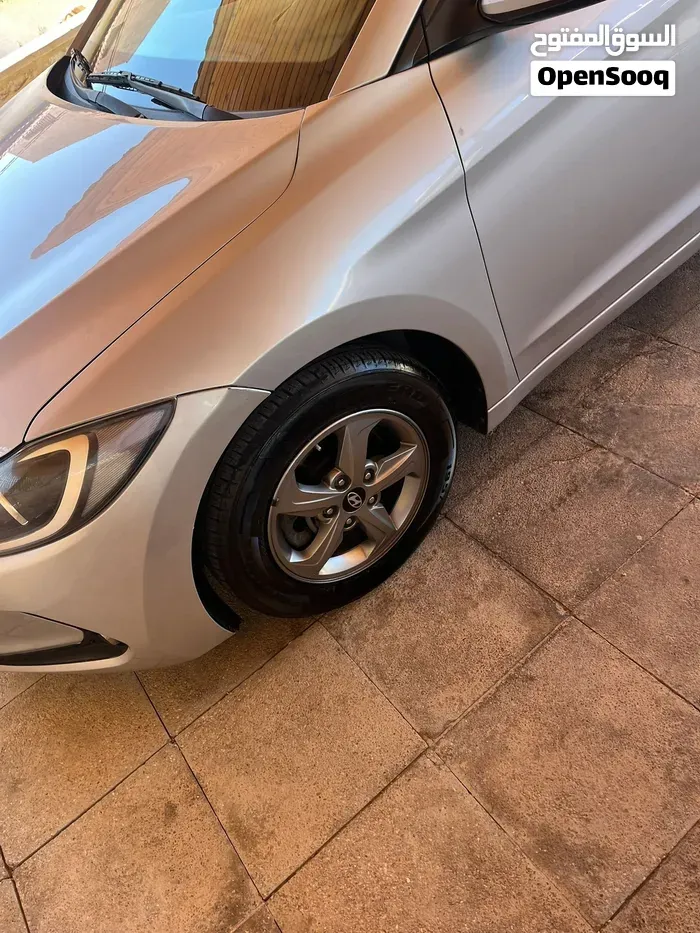 Hyundai Avante 2018 photo 3