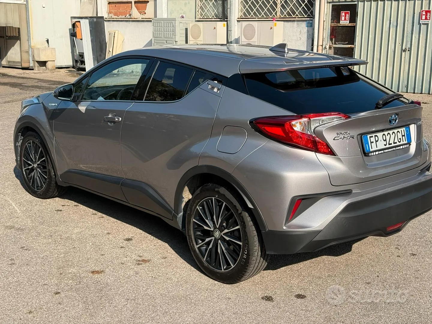 Toyota C-Hr 2018 photo 3