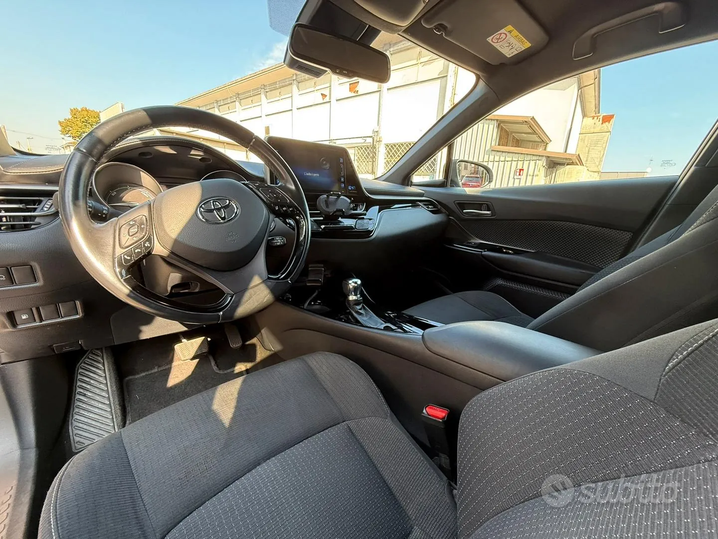 Toyota C-Hr 2018 photo 5