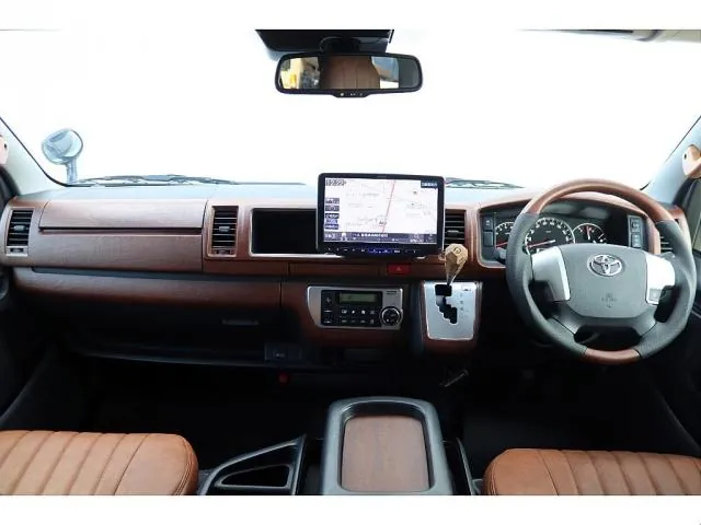 Toyota Hiace Wagon 2018 photo 2