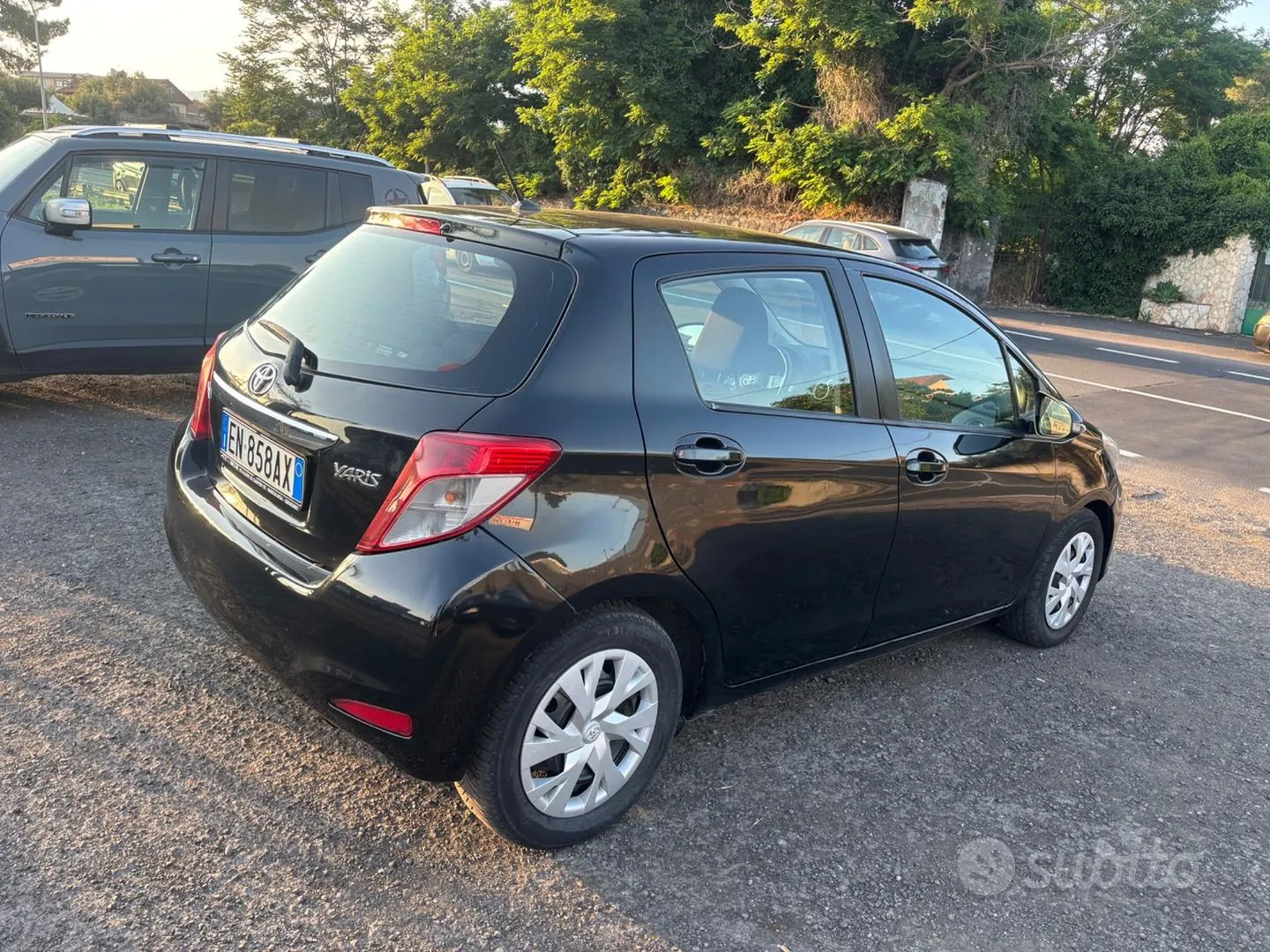 Toyota Yaris 2012 photo 4