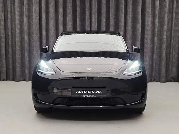 Tesla Model Y 2023 photo 2