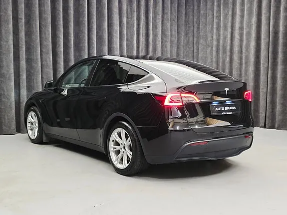 Tesla Model Y 2023 photo 5