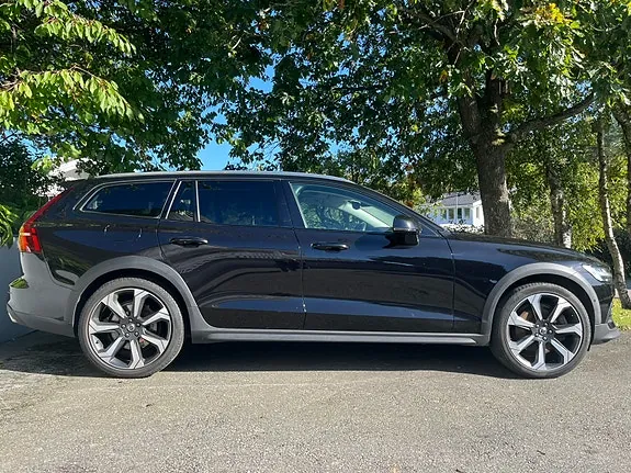 Volvo V60 Cross Country 2020 photo 4