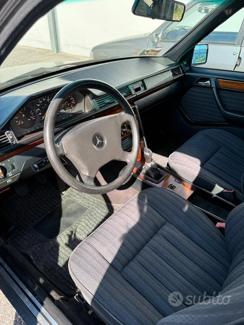 Mercedes-Benz 200 Te 1994 photo 2
