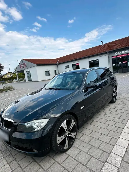 BMW 320I