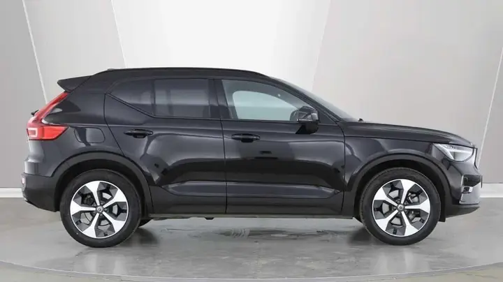 Volvo Xc40 2025 photo 2