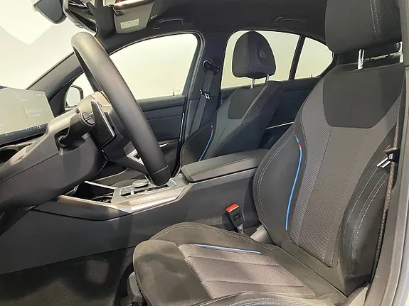 BMW 330E 2025 photo 5