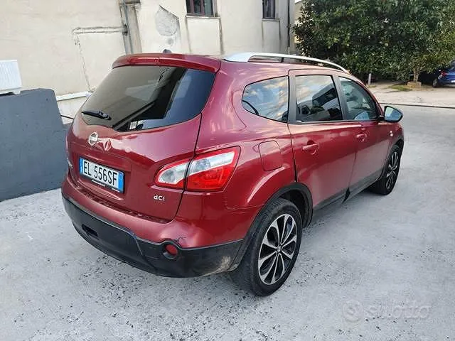 Nissan Qashqai 2012 photo 2