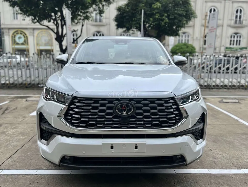 Toyota Innova Cross 2025 photo 2