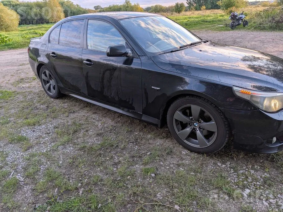 BMW 530D 2004 photo 2
