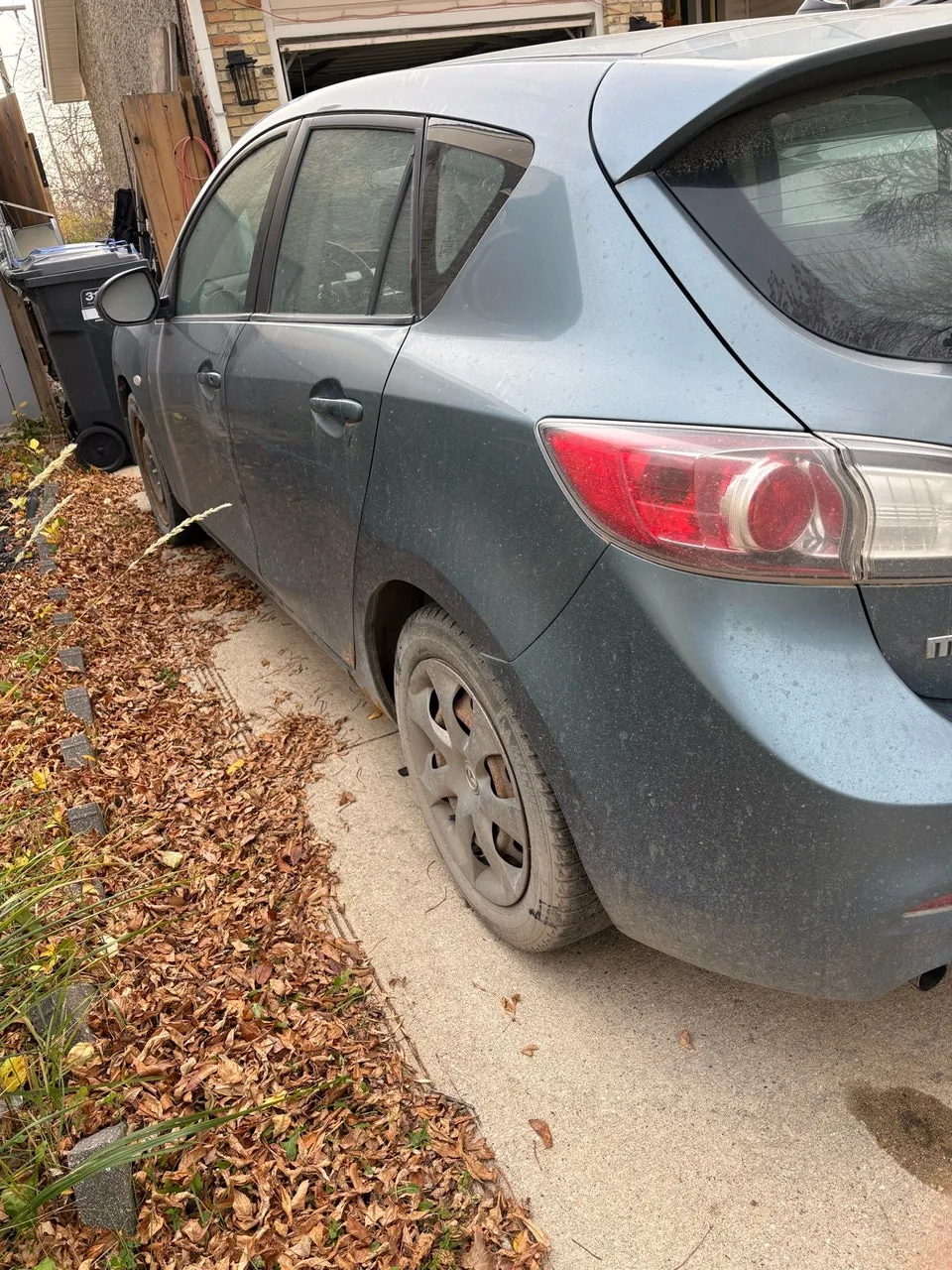 Mazda 3 2010 photo 3