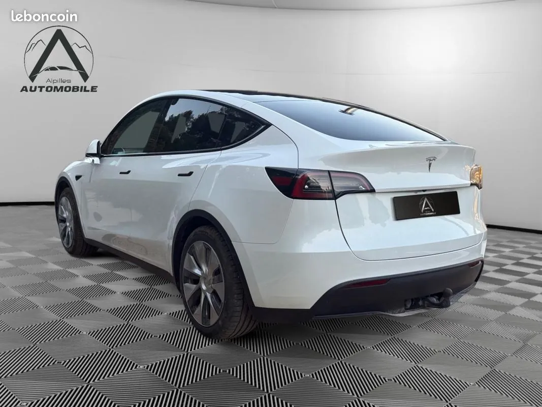 Tesla Model Y 2022 photo 2