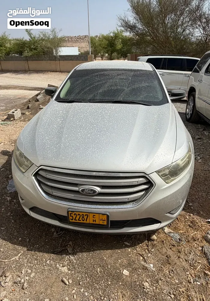 Ford Taurus 2015 photo 2