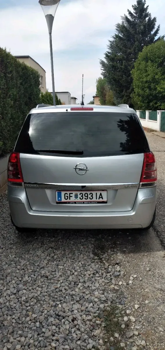 Opel Zafira 2008 photo 2