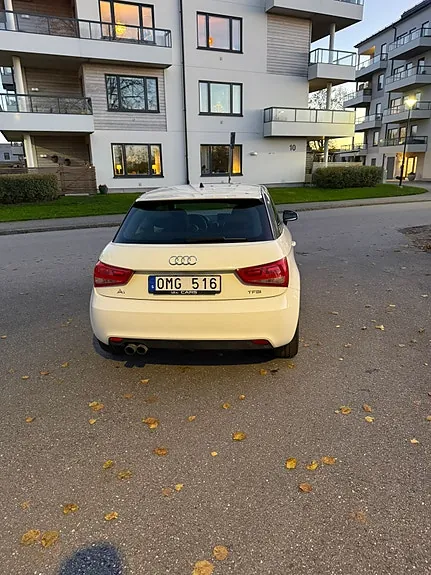 Audi A1 2011 photo 2