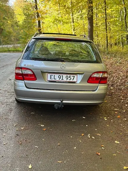 Mercedes-Benz E 200 2003 photo 3