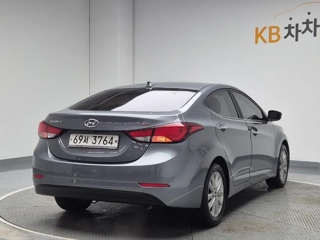 Hyundai Avante 2016 photo 3