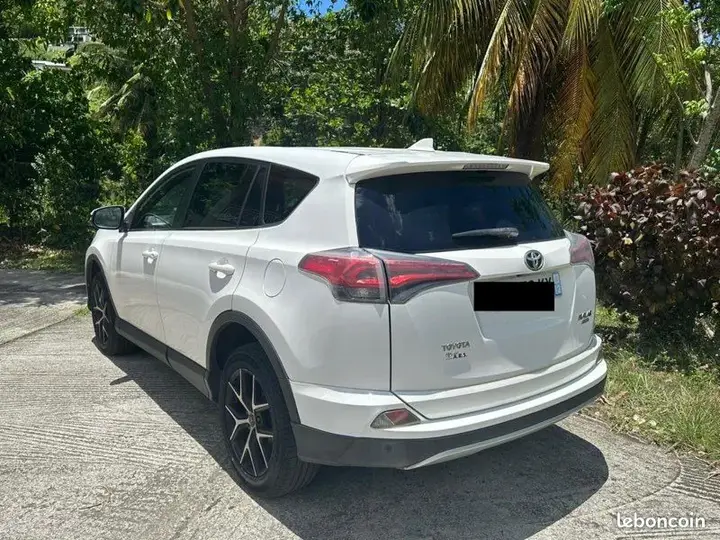Toyota Rav4 2016 photo 2