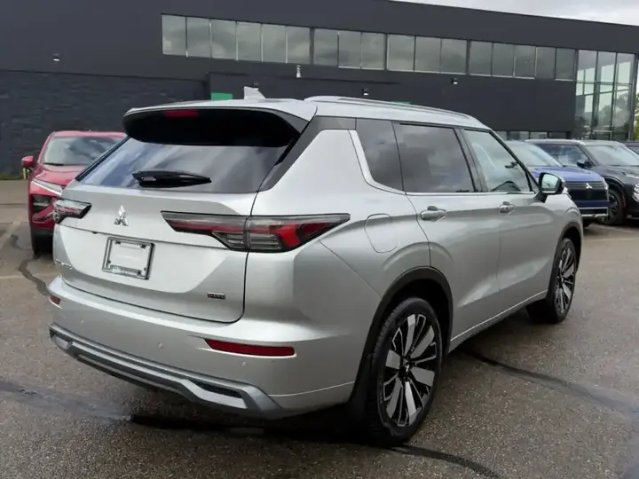 Mitsubishi Outlander 2026 photo 5