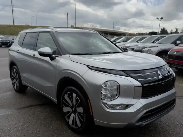 Mitsubishi Outlander 2026 photo 3