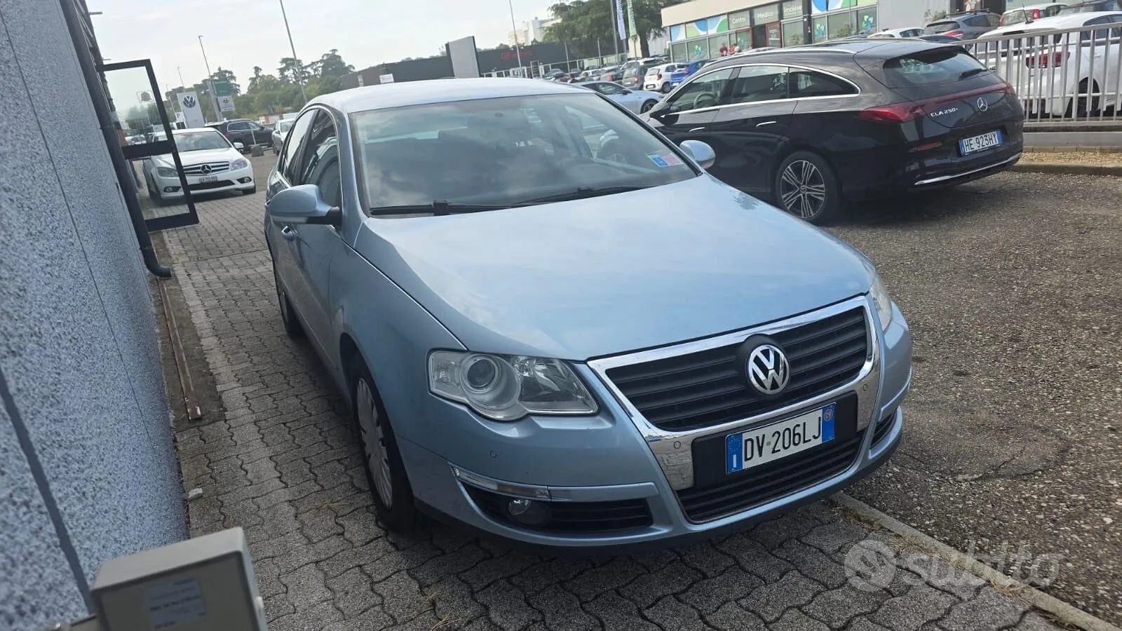 Volkswagen Passat 2009 photo 2