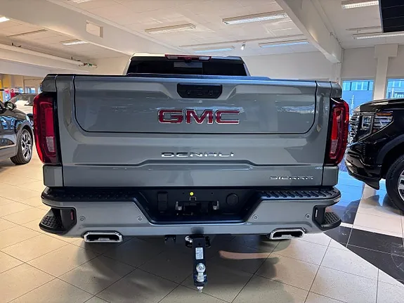 GMC Denali 2026 photo 3