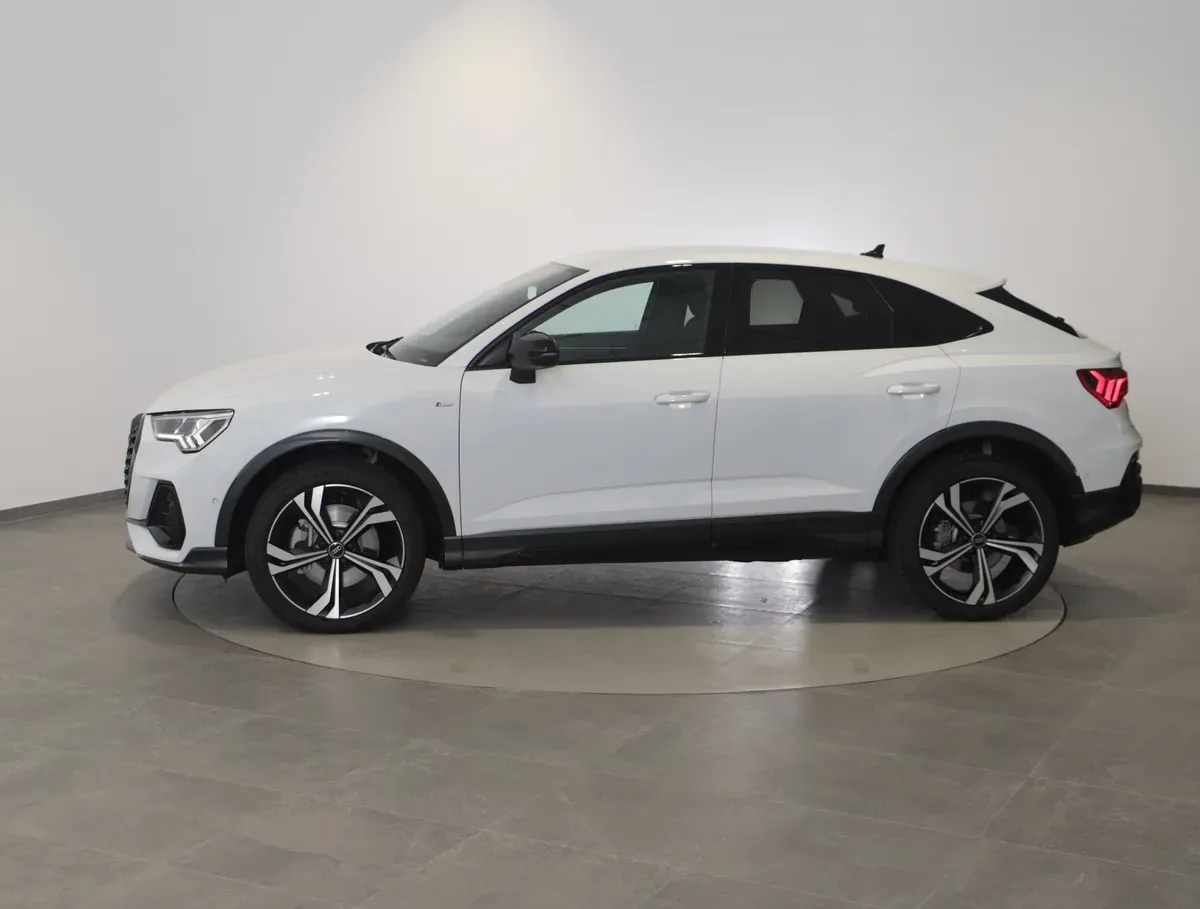 Audi Q3 2024 photo 2