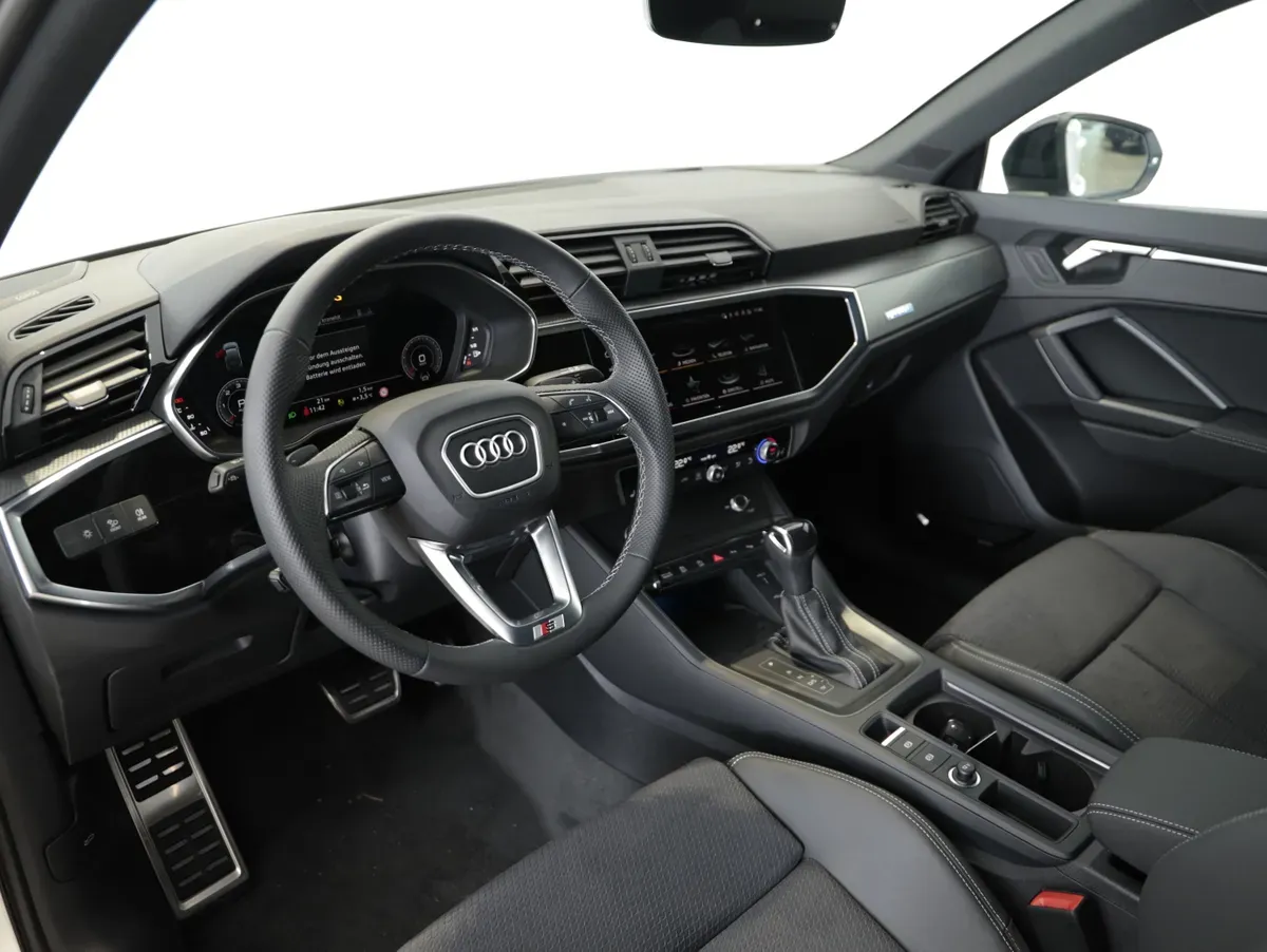Audi Q3 2024 photo 3