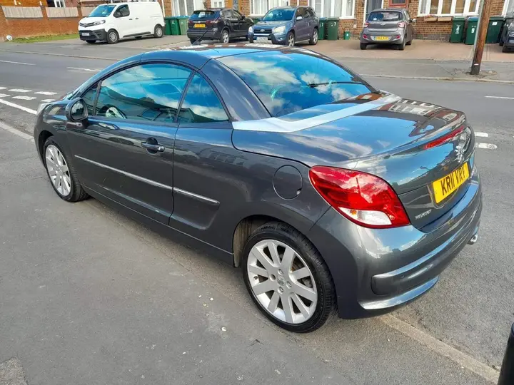Peugeot 207 Cc 2011 photo 4