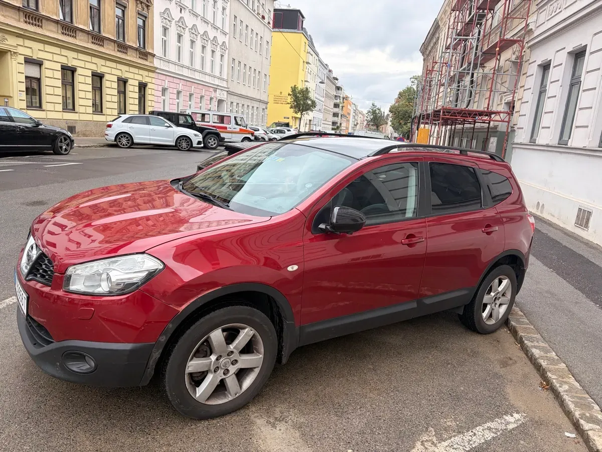 Nissan Qashqai 2013 photo 2