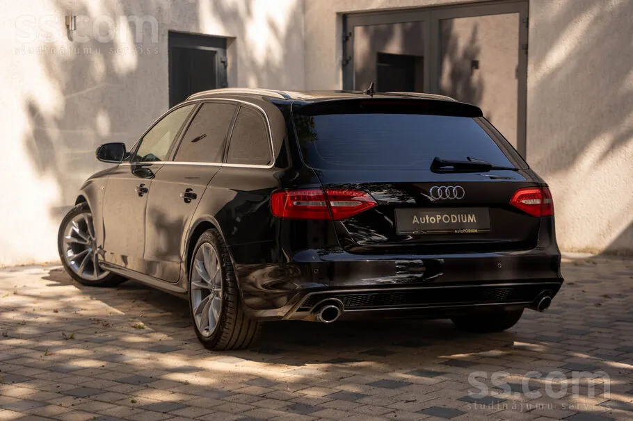 Audi A4 2012 photo 2