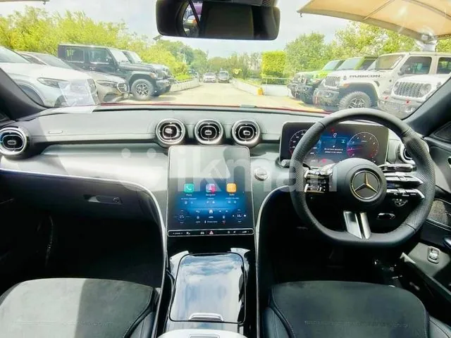 Mercedes-Benz C180 2025 photo 4