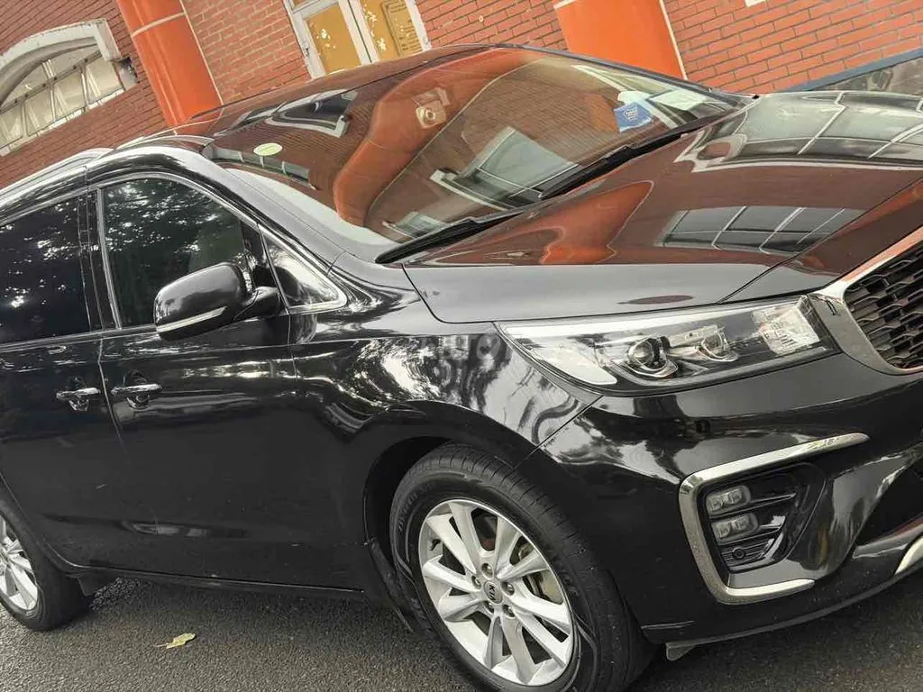 Kia Sedona 2020 photo 4
