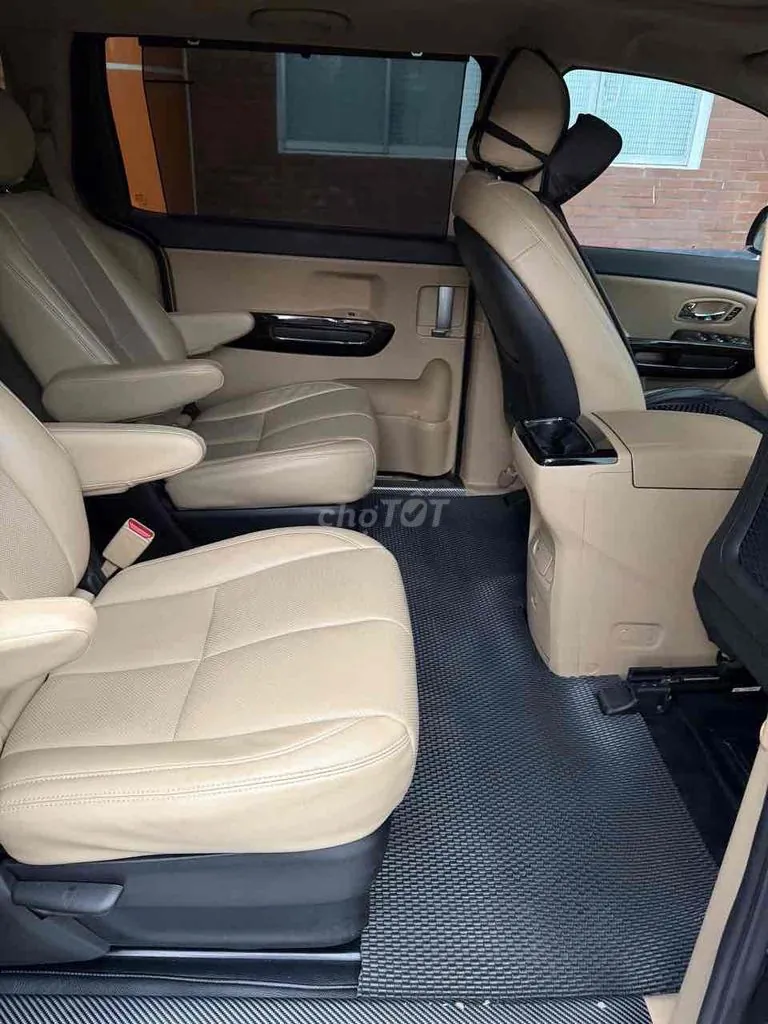 Kia Sedona 2020 photo 2