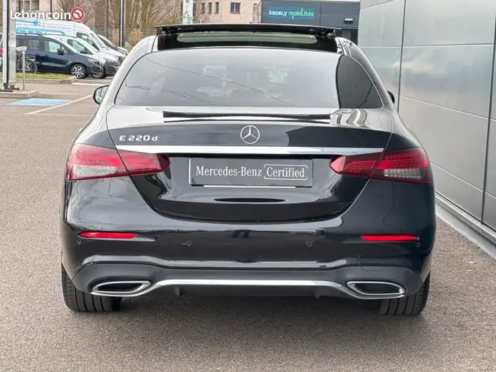 Mercedes-Benz E-Class 2022 photo 4