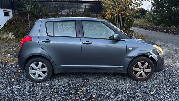 Suzuki Swift 2006 photo 4