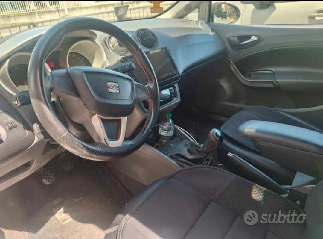 Seat Ibiza 2009 photo 2