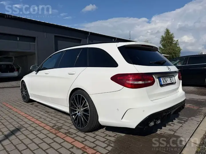 Mercedes-Benz C220 2014 photo 5