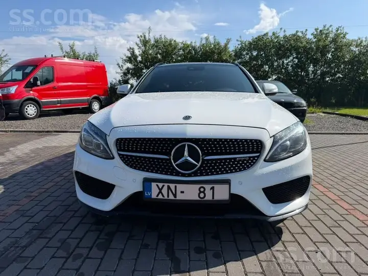 Mercedes-Benz C220 2014 photo 2