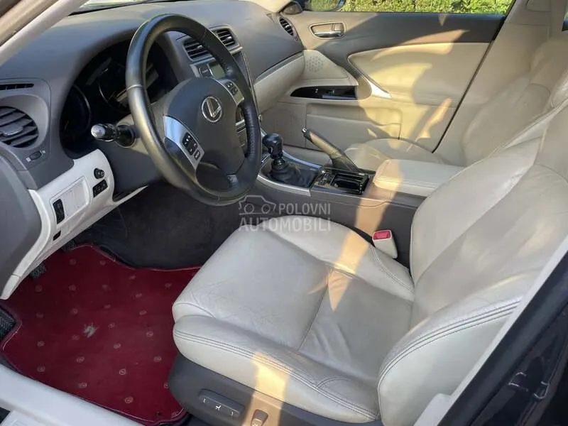 Lexus Is 200 2010 photo 5