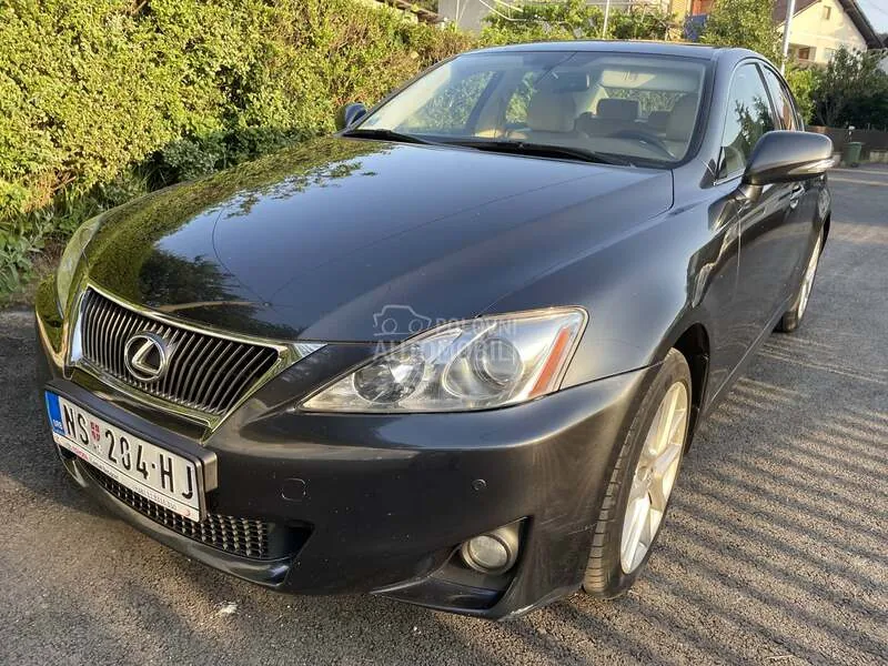 Lexus Is 200 2010 photo 3