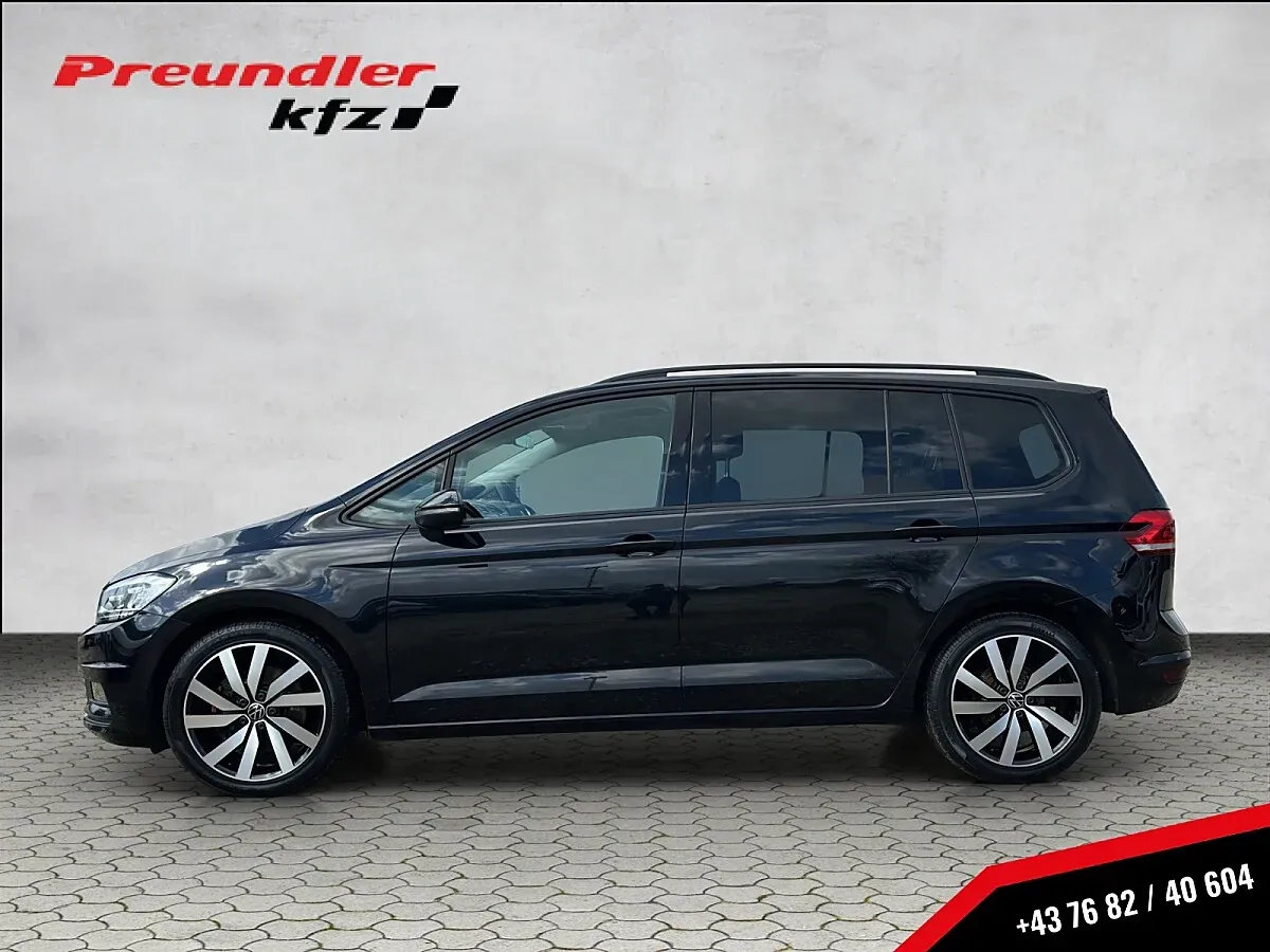 Volkswagen Touran 2022 photo 2