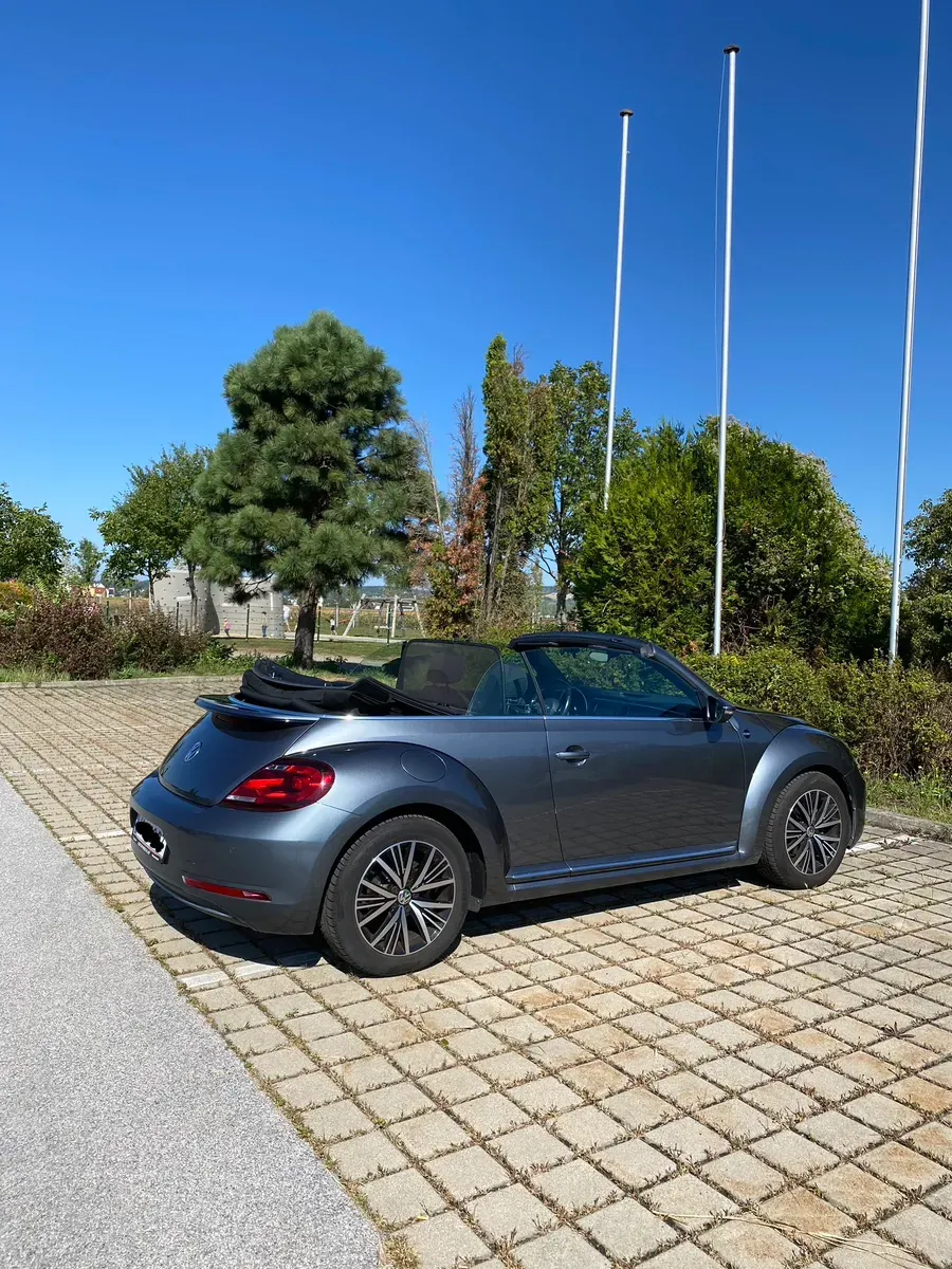 Volkswagen Beetle 2017 photo 2