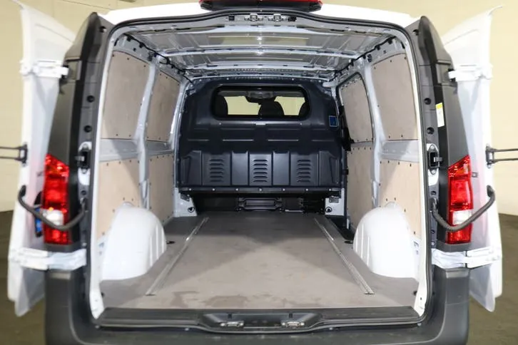 Mercedes-Benz Vito 2024 photo 3