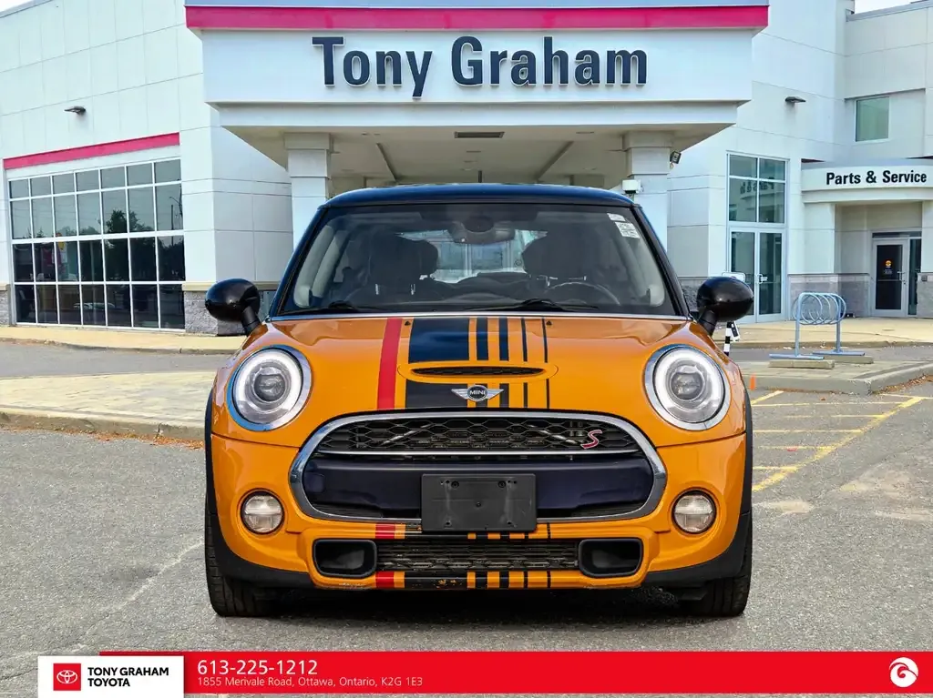Mini Cooper Hardtop 2015 photo 2
