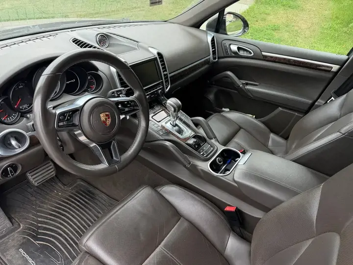 Porsche Cayenne 2015 photo 2